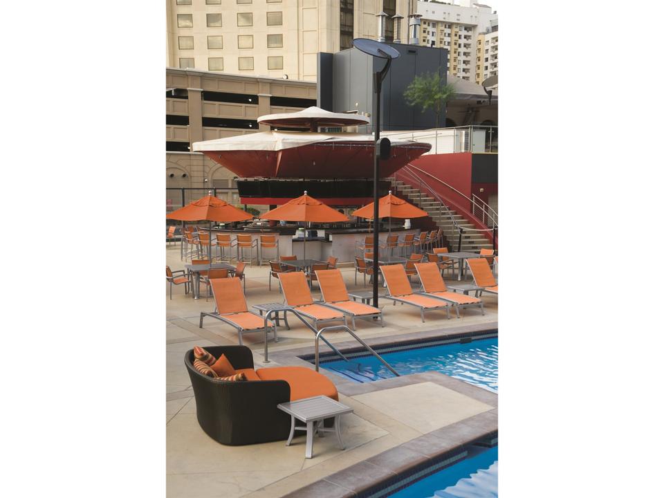 Elance Relaxed Sling Aluminum Lounge Set