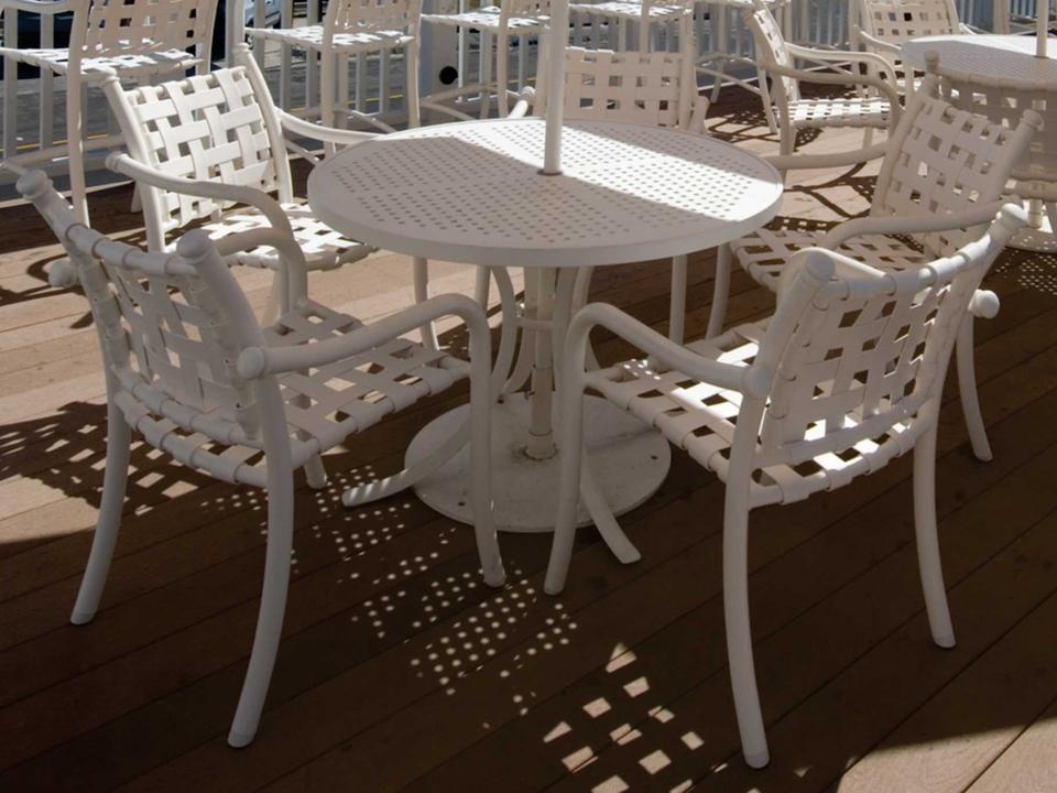 La Scala Cross Strap Aluminum Patio Dining Set