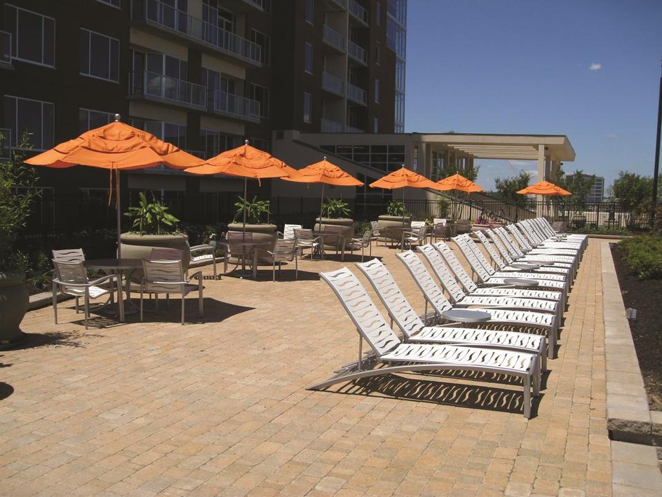 South Beach Wave Aluminum Lounge Set