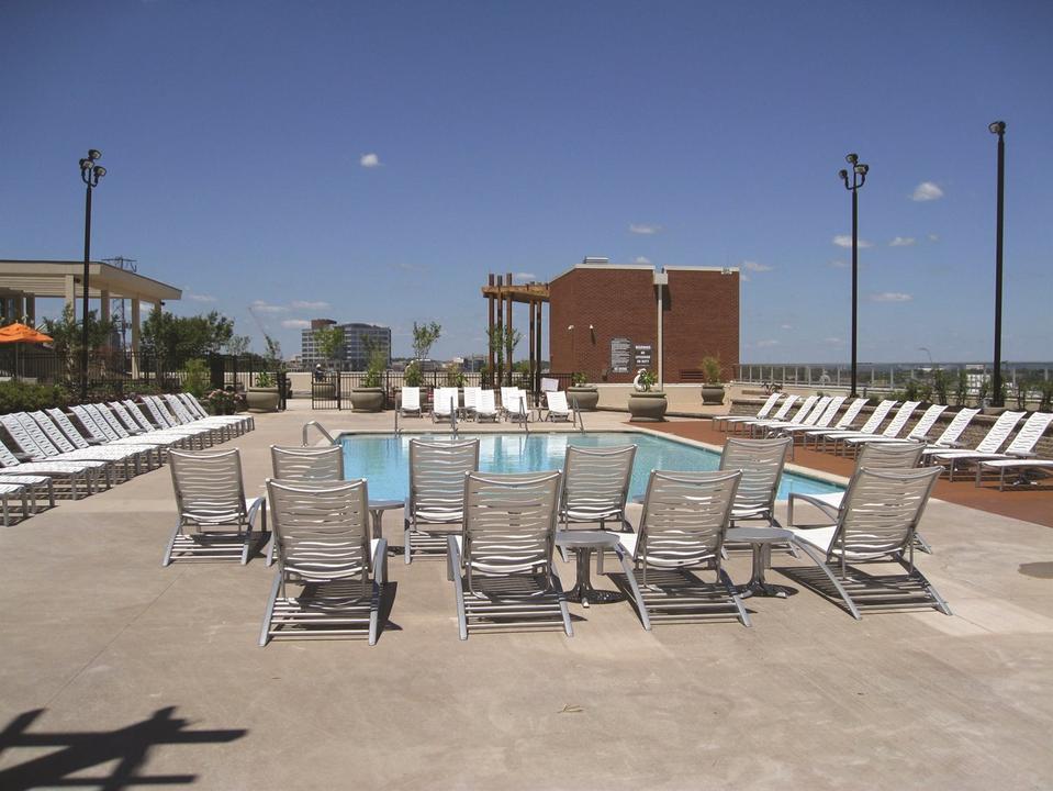 South Beach Wave Aluminum Lounge Set