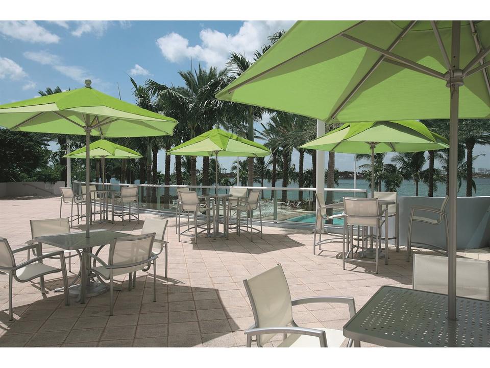 South Beach Relaxed Sling Aluminum Dining Set