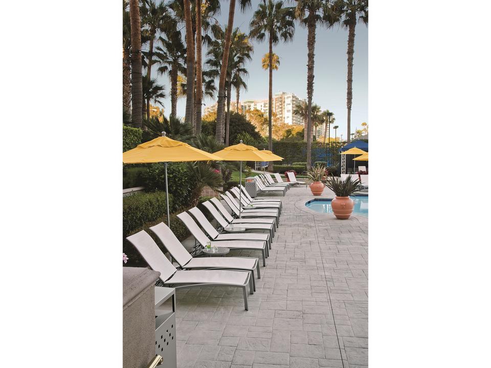 South Beach Relaxed Sling Aluminum Lounge Set