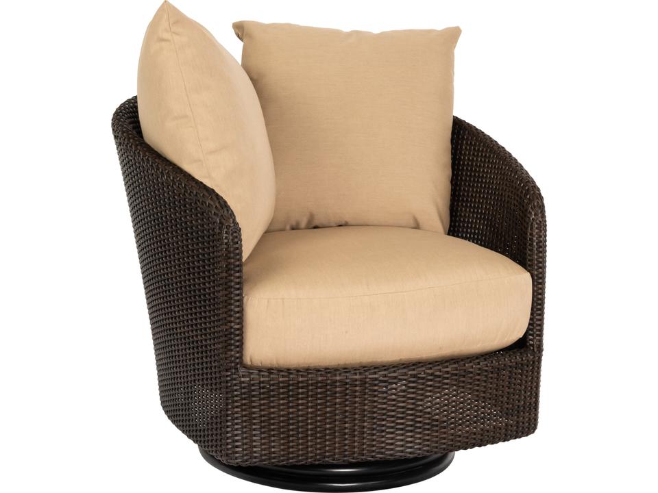 Saddleback Wicker Swivel Lounge Chair