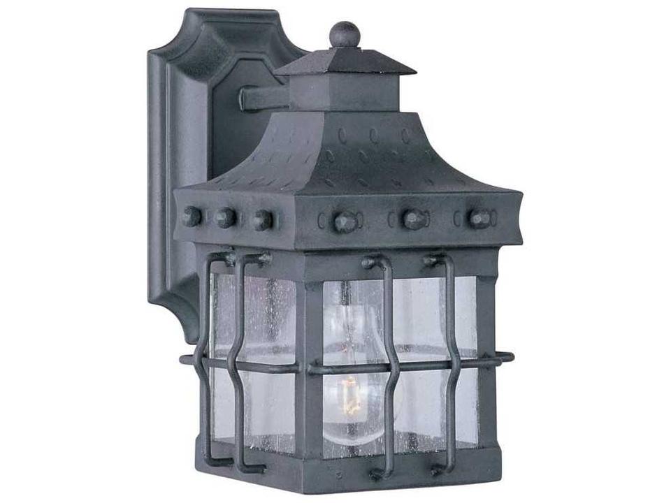 Nantucket 1-Light Outdoor Wall Lantern in Country Forge