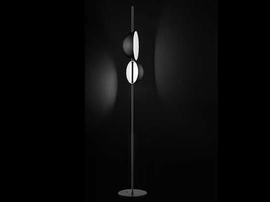 Superluna LED Floor Lamp in Black