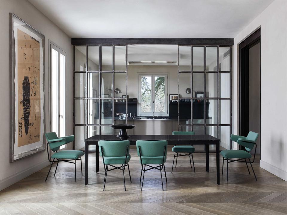 Hug Dining Set