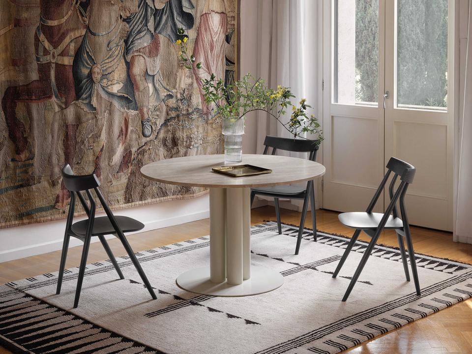 Lizzy Dining Room Set