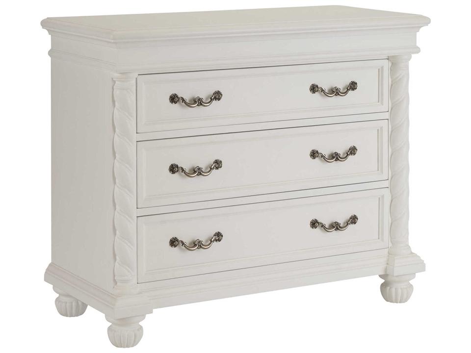 Villa Blanca Barletta 3-Drawer Bachelors Chest