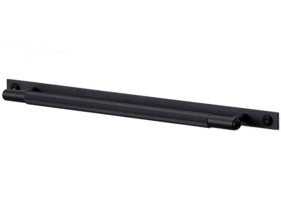 Linear Pull Bar with Plate in Black Aluminum