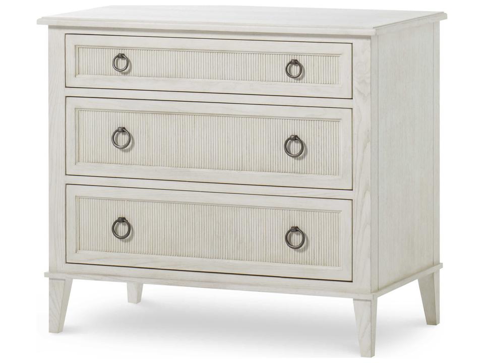 Hampton 3-Drawer Nightstand in Chalk Ash
