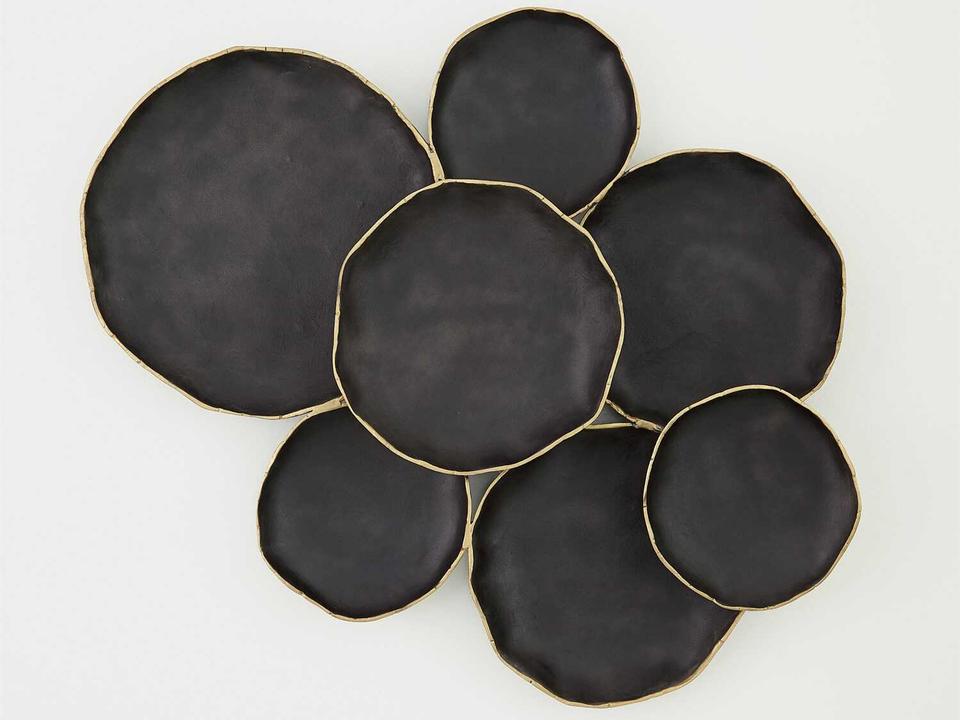Tipped Edge 7-Cluster Wall Decor in Black and Antique Brass