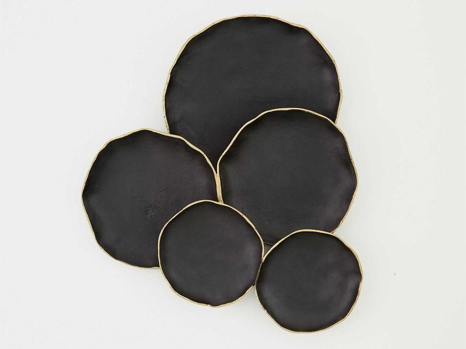 Tipped Edge 5-Cluster Wall Decor in Black and Antique Brass