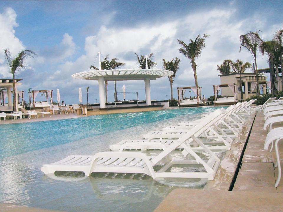 Bahia Resin White Patio Lounge Set