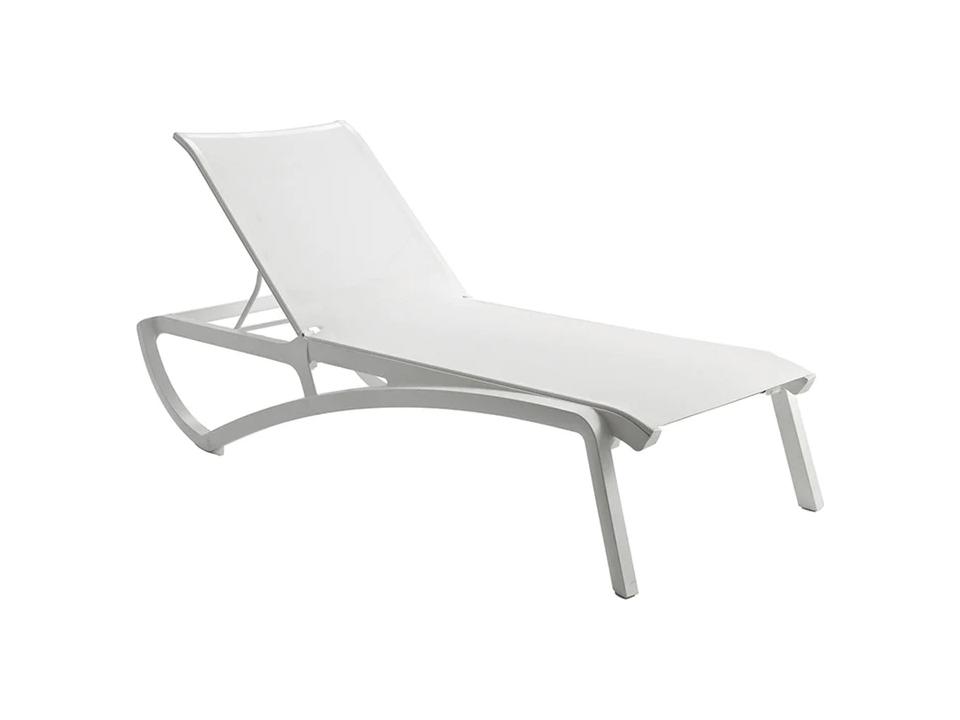 Sunset Aluminum Resin Glacier White Outdoor Chaise Lounge in White