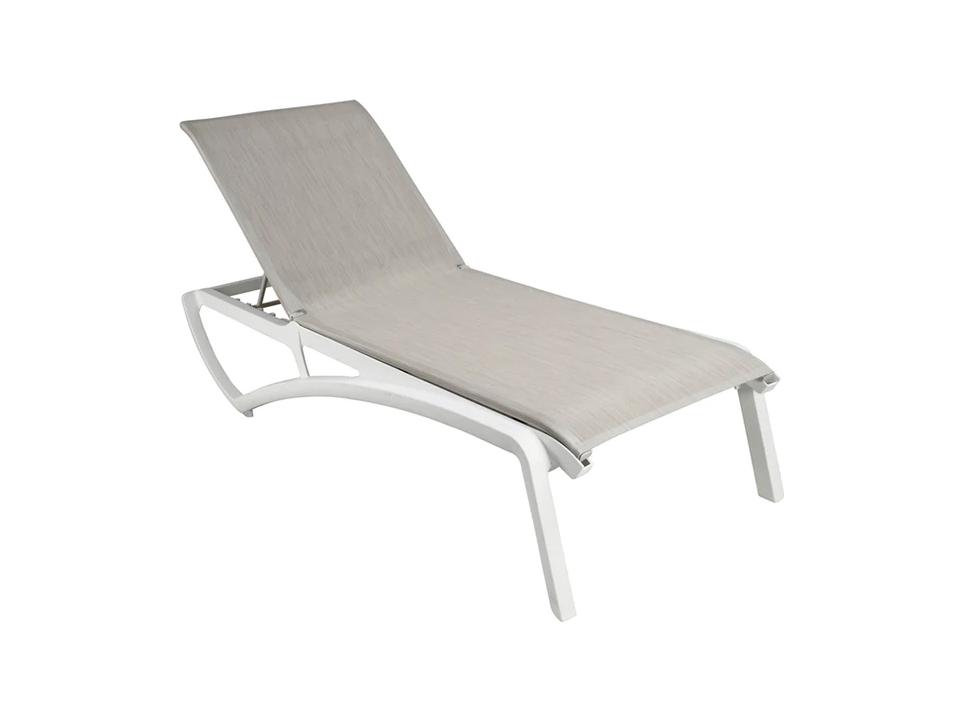 Sunset Aluminum Resin Glacier White Outdoor Chaise Lounge in Beige