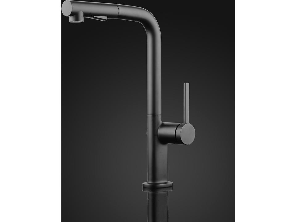 Meraviglia Modern Kitchen Faucet with 2 Jets  Black