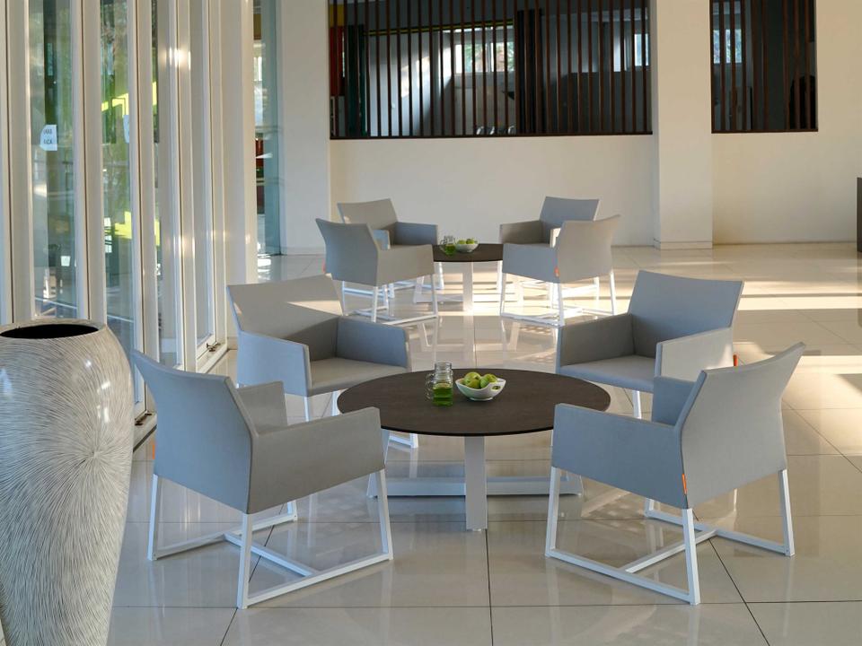 Mono Aluminum Cushion Outdoor Lounge Set