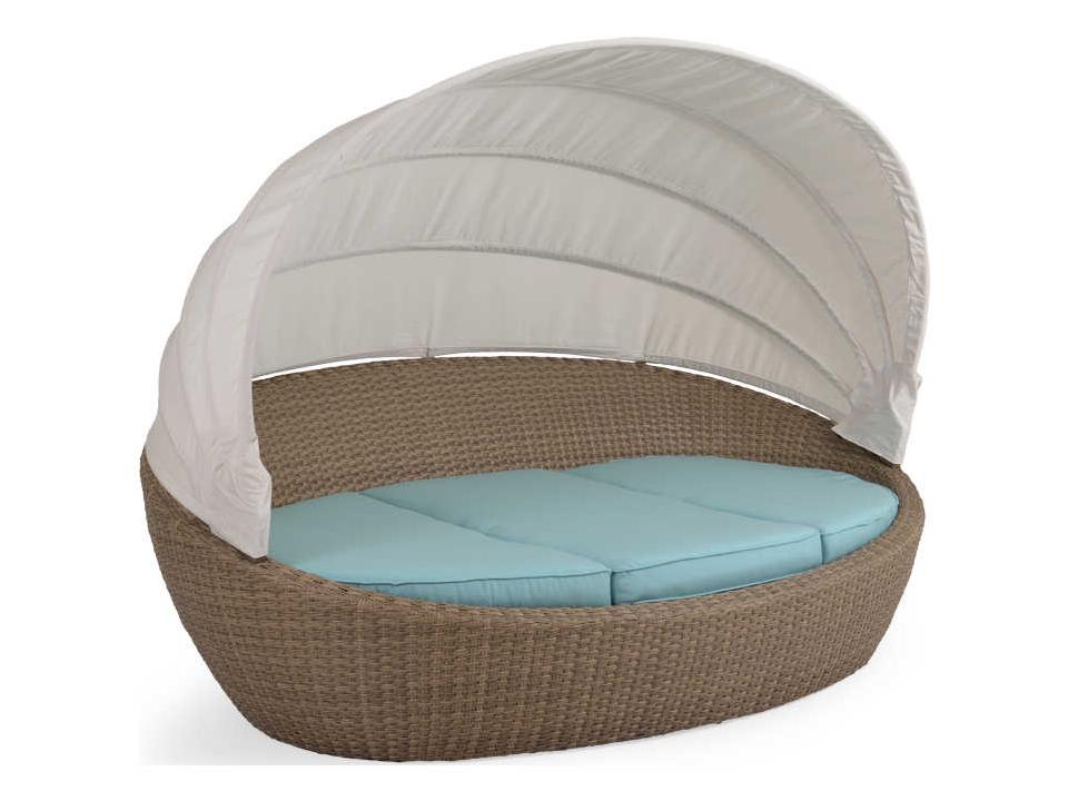 Outdoor Daybeds