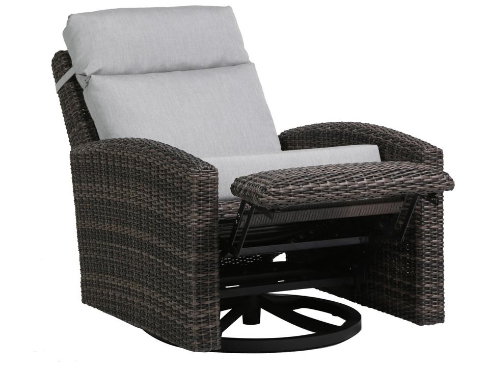 Coral Gables Aluminum Wicker Outdoor Lounge Chair