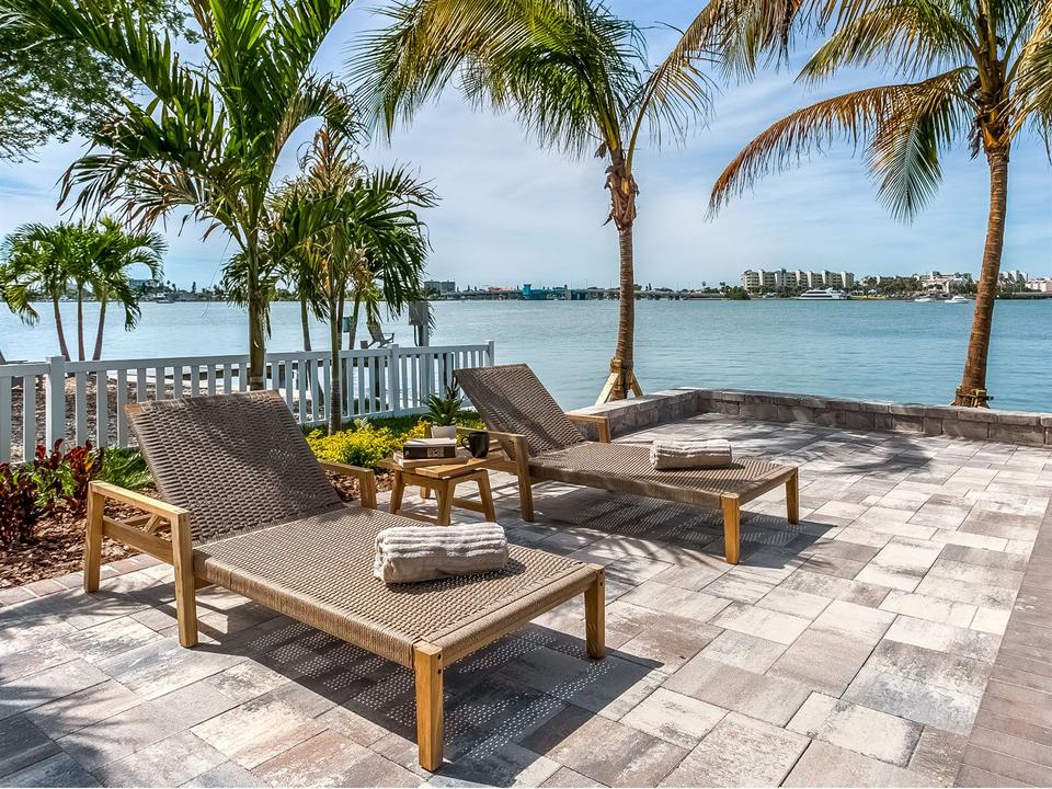 Admiral Outdoor Lounge Set