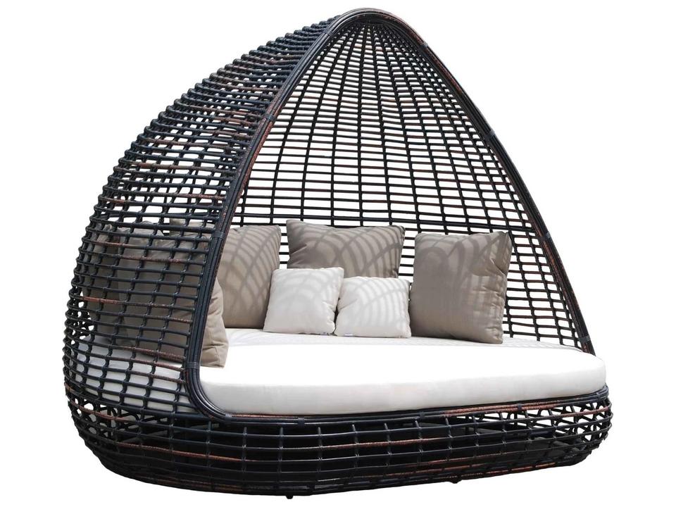 Shade Outdoor Daybed With Canopy in Powder-Coated Aluminum and HDPE Viro Fiber by Noel Royo