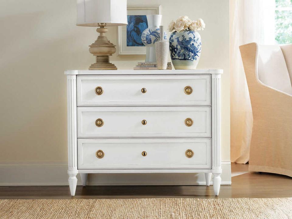 Avingnon Accent Chest