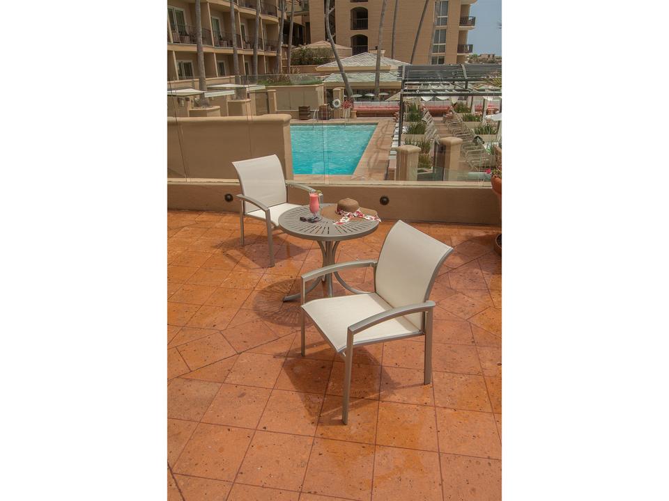 Elance Relaxed Sling Aluminum Dining Set