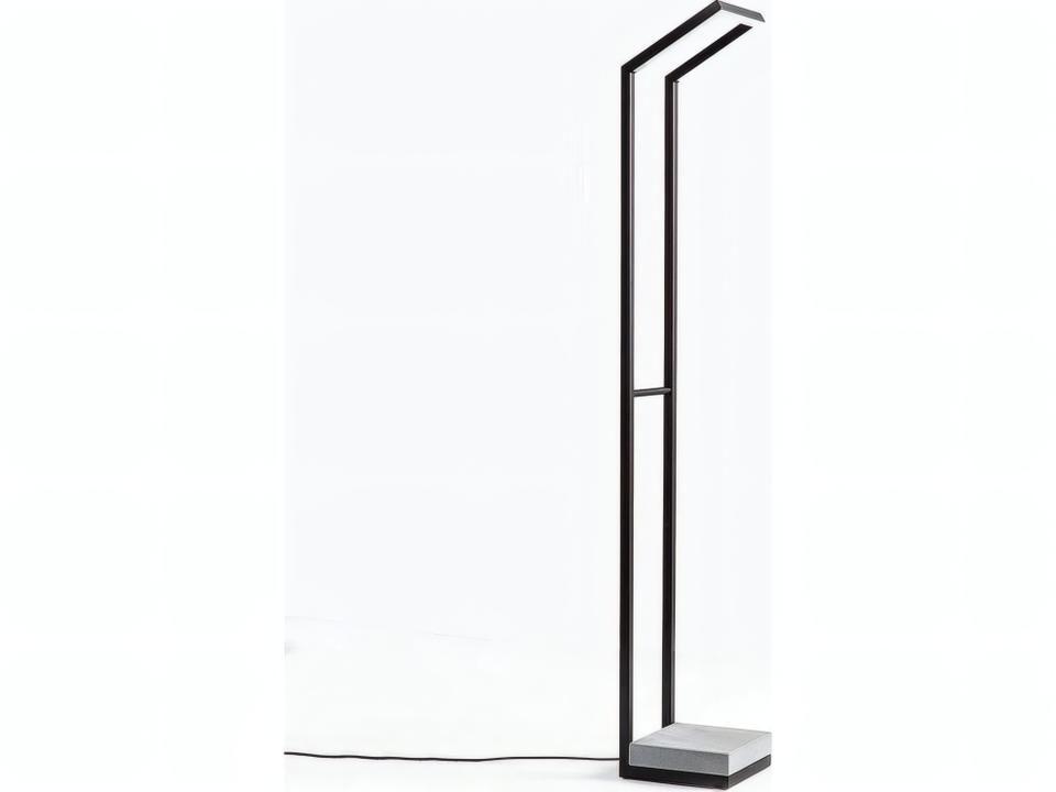 Tratto Outdoor LED Floor Lamp in Graphite