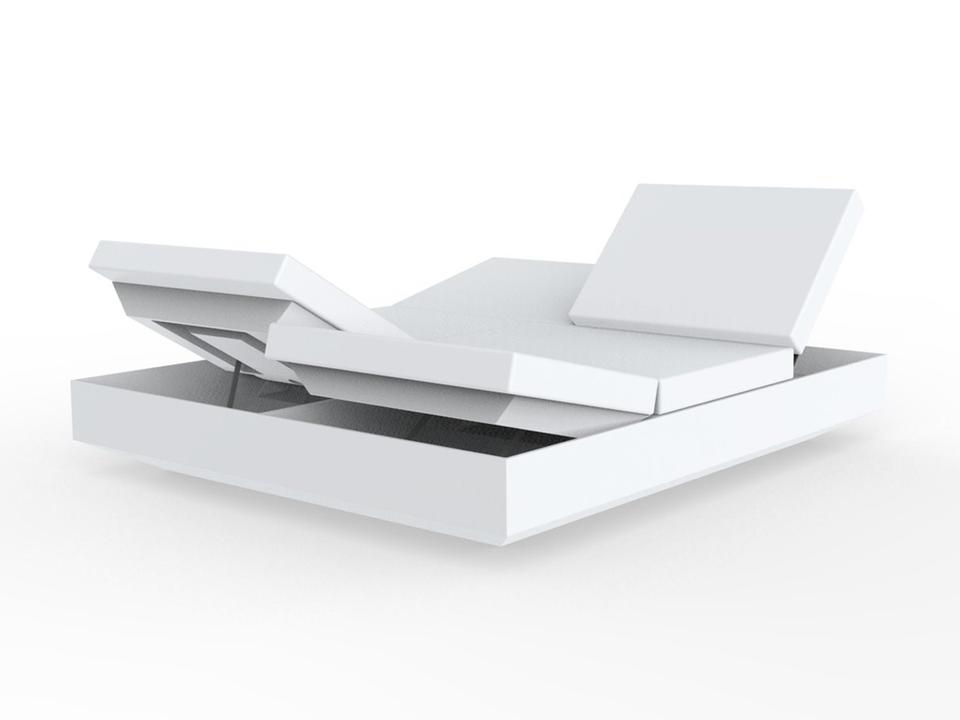 Vela Outdoor Daybed in Matte White Rotational Molded LLDPE by Ramon Esteve