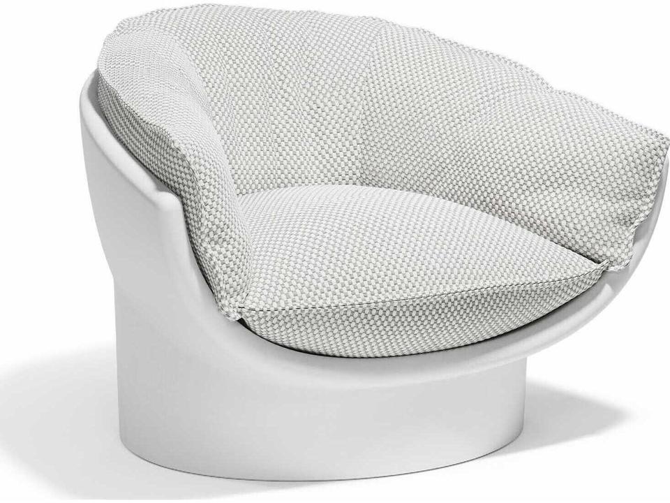 Luna Outdoor Lounge Chair in White with Getaria Iceberg Upholstery by Ramón Esteve