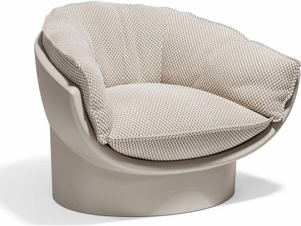 Luna Outdoor Lounge Chair in Ecru Getaria Desert Upholstery by Ramón Esteve