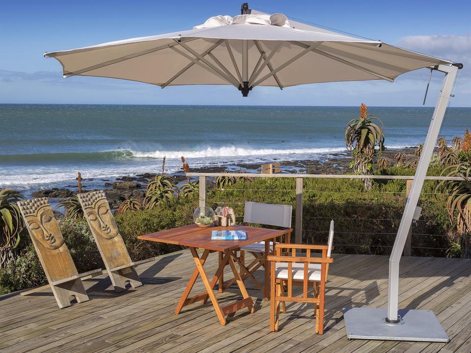 Picollo 10.5 Foot Octagon Cantilever Outdoor Umbrella