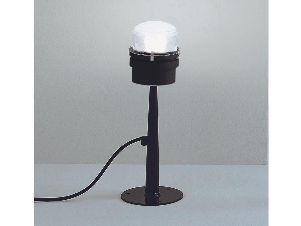 Fresnel 1-Light Outdoor Post Light in Lacquered Black with Molded Glass Lens